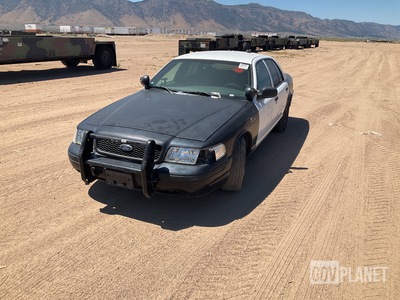 2005 Ford Crown Victoria Sedan