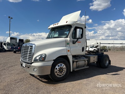2016 Freightliner Cascadia 125 4x2 Ciągnik siodłowy z kabiną dzienną S/A