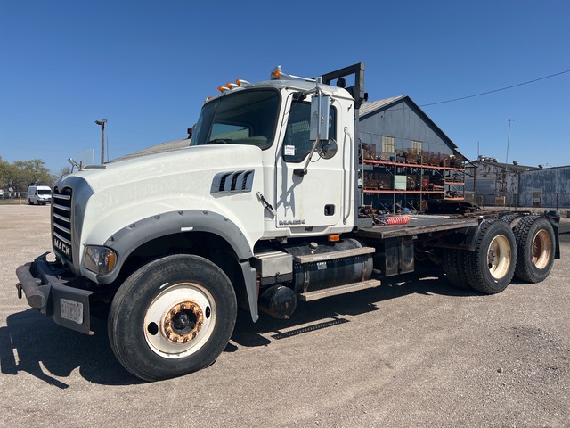 2008 Mack GU713 Granite 6x4 Winch Truck