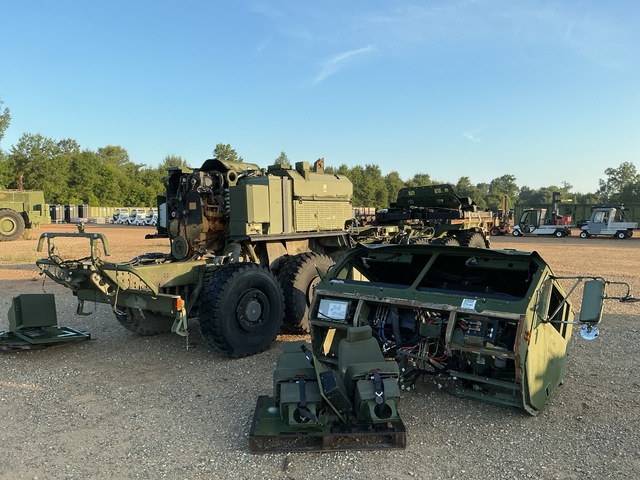 2010 Oshkosh MKR18 LVSR 10x10 Truck w/Rear Mounted Container Handler