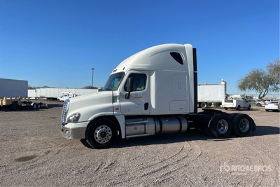 2016 Freightliner Cascadia 125 6x4 Ciągnik siodłowy T/A z kabiną sypialną