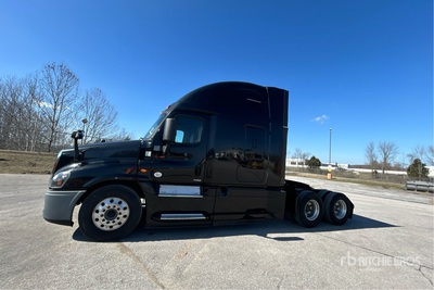2016 Freightliner Cascadia 125 6x4 T/A Sleeper Truck Tractor
