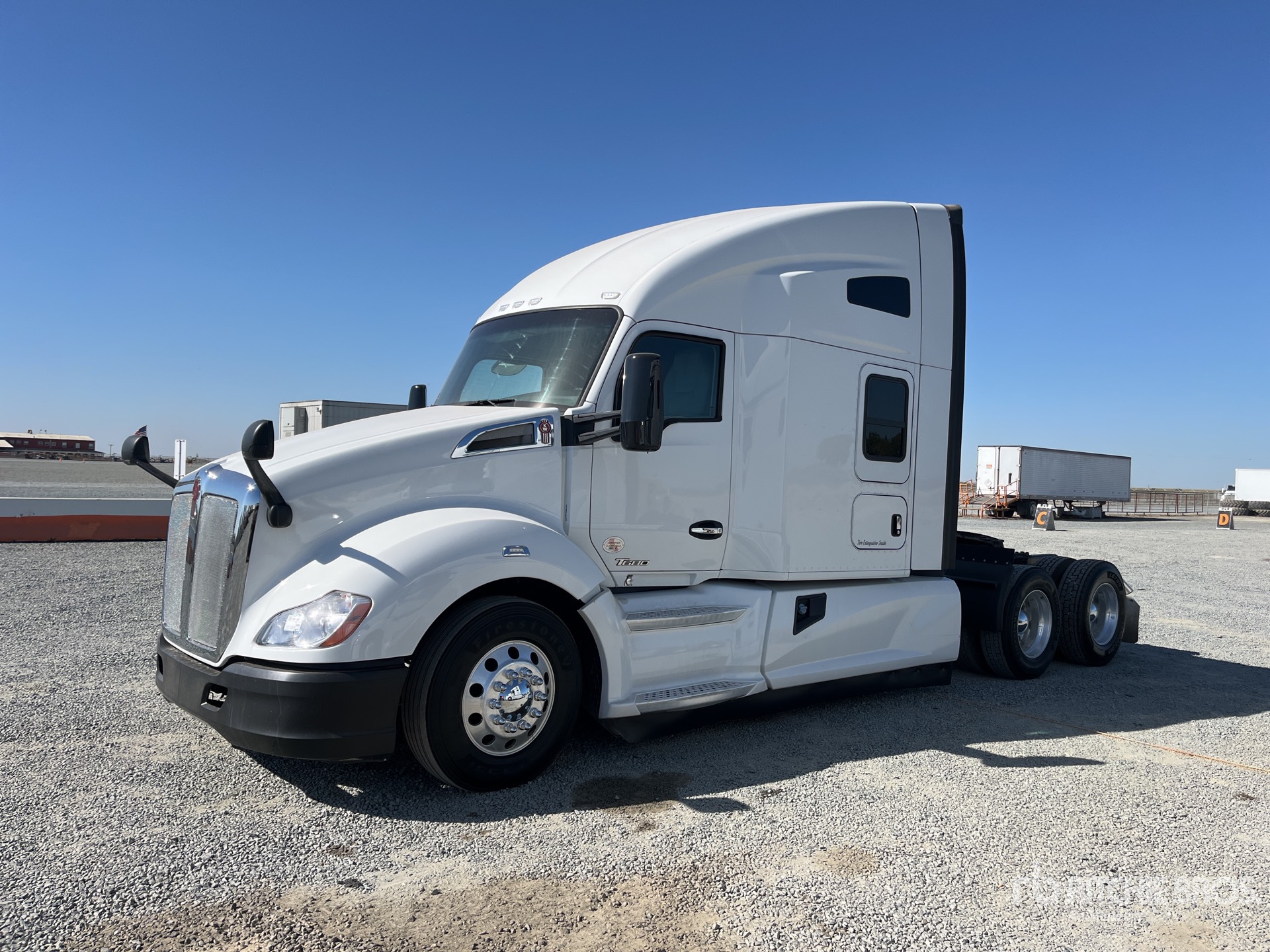 2022 Kenworth T680 6x4 Cabina con cuccetta per trattore stradale