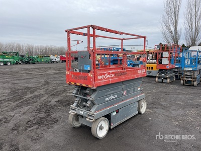 2014 Skyjack SJ3226 Electric Scissor Lift
