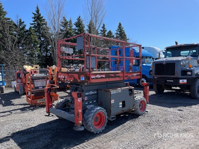 2016 Skyjack SJ6832RT 4x4 Dual Fuel Scissor Lift