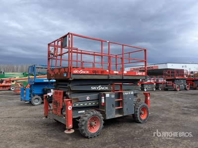 2014 Skyjack SJ8841 RT 4x4 Dual Fuel Scissor Lift