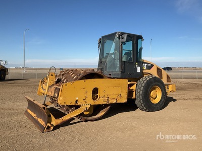 2008 Cat CS64 Smooth Drum Compactor