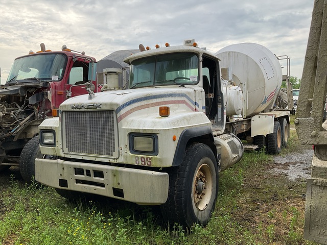 1999 Mack RD690S 6x4 Mixer Truck (Inoperable)
