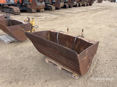 WBM 65 in Q/C Hydraulic Tilting Godet - Fits Hitachi 250