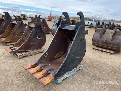 WBM 36 in Q/C Digging Excavator Bucket - Fits 300 Series