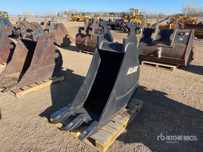 Accurate 24 in Q/C Digging Excavator Bucket - Fits 200 Series