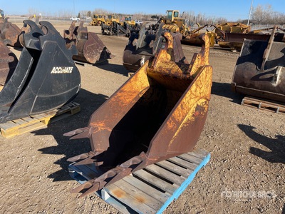 WBM 30 in Q/C V-Ditching Excavator Bucket - Fits 200 Series