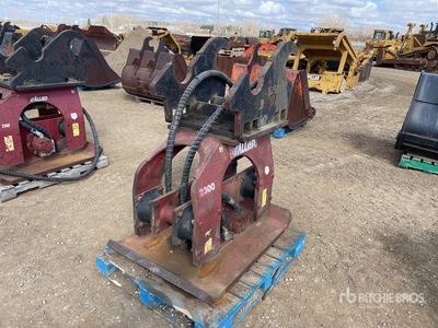 2012 Allied 2300 34 in Q/C Excavator Plate Compactor - Fits 250 Series