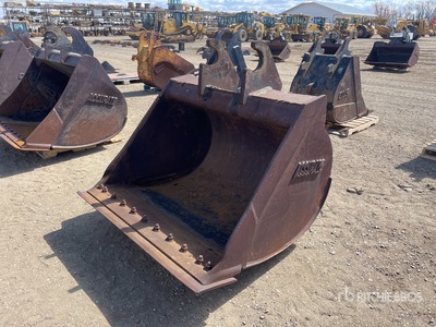 Accurate 60 in Q/C Cleanup Excavator Bucket - Fits Hitachi ZX200