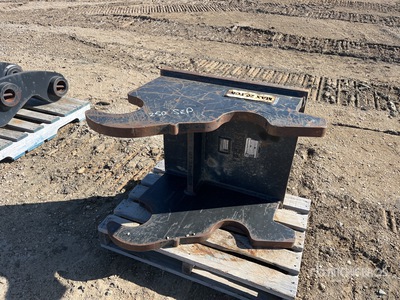 Accurate 27 in Q/C Lifting Block - Fits Hitachi 250