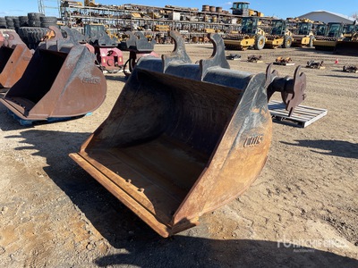 CWS 66 in Q/C Cleanup Excavator Bucket - Fits 250 Series