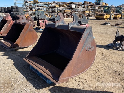 CWS 66 in Q/C Cleanup Excavator Bucket - Fits Hitachi ZX250