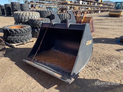 Accurate 66 in Q/C Cleanup Excavator Bucket - Fits Hitachi EX250 (Unused)