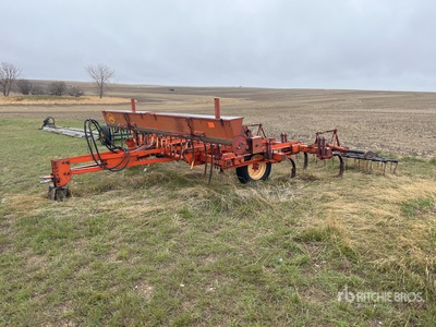 Case 14 ft Cultivador