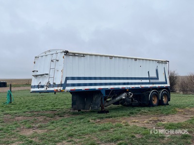 1996 Doepker 31 ft T/A Remolque de granos