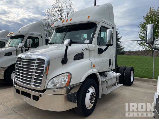 2010 Freightliner Cascadia 113 2010 Freightliner Cascadia 113 4X2 S/A Day Cab Truck Tractor (Inoperable)