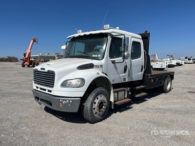 2012 Freightliner M2 106 4x2 Crew Cab Platte vrachtwagen