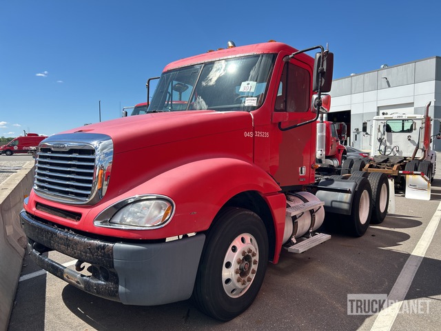 2004 Freightliner Columbia 6x4 T/A Day Cab Truck Tractor in 