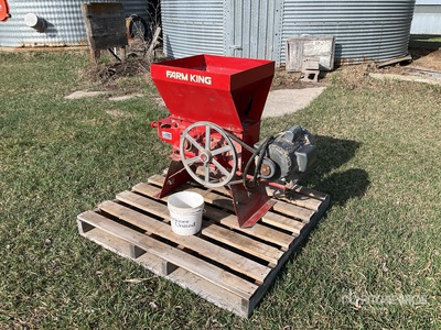 1998 Farm King Y85C Roller Mill