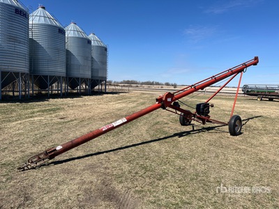 1982 Sakundiak HD-33 6 in x 33 ft Grain Auger (Inoperable)