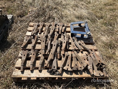 Quantity of (40) Spilt Row Seeder Tips
