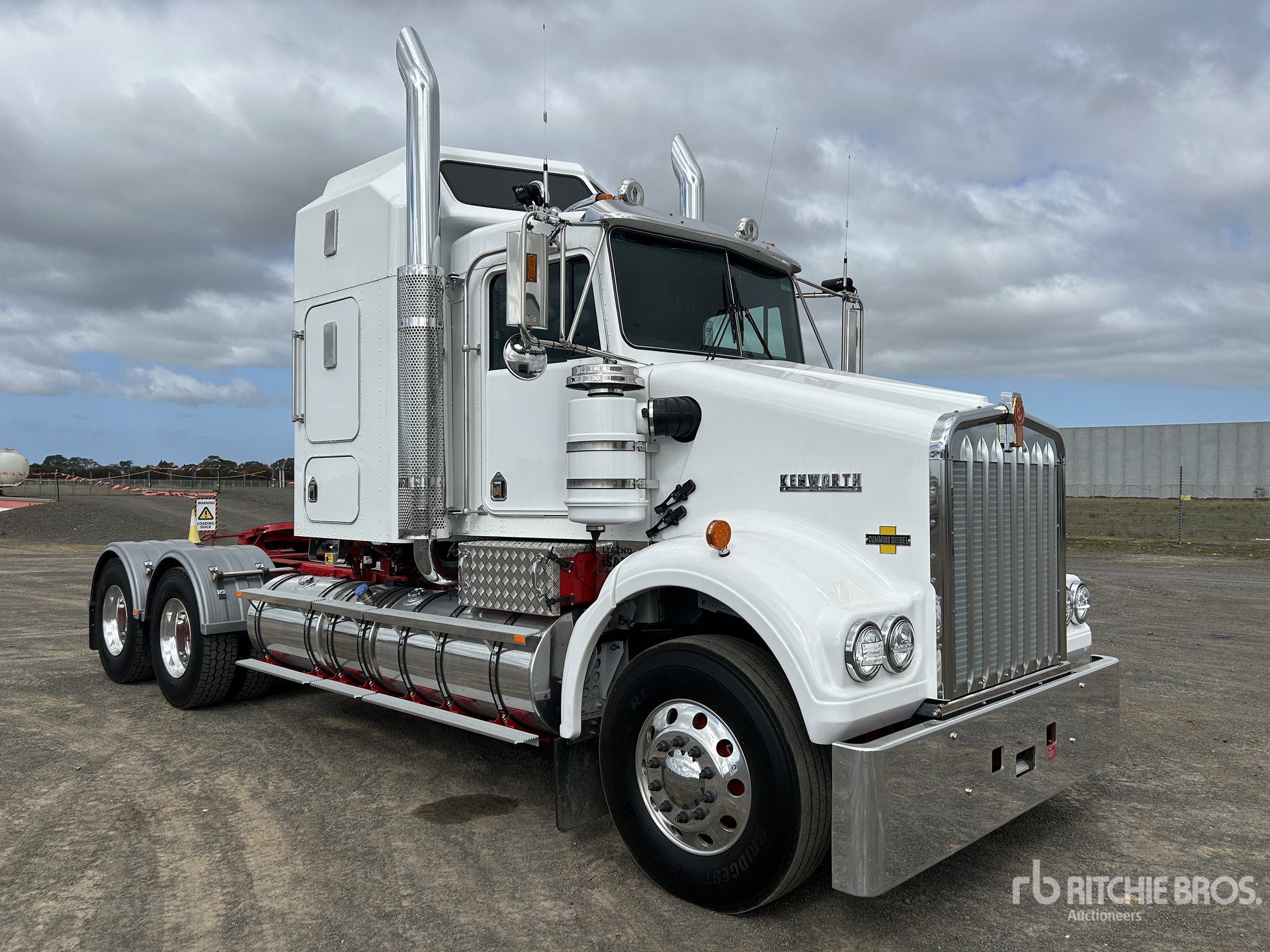 2024 Kenworth W900SAR Legend 6x4 Tracteur routier couchette (Unused)