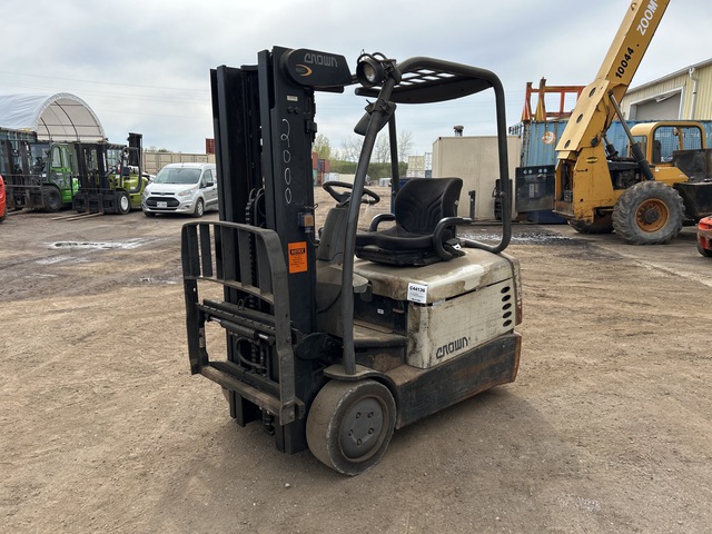 2005 Crown SC4020-30 Electric Forklift 2005 Crown SC4020-30 Electric Forklift