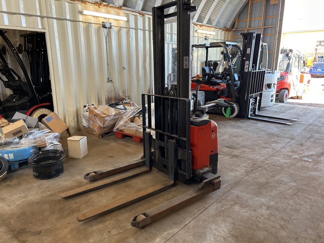 2014 (unverified) BT SWE1209 1200 kg Order Picker 2014 (unverified) BT SWE1209 1200 kg Order Picker