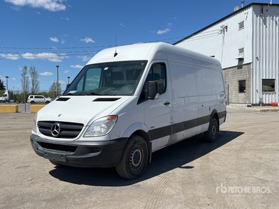2012 Mercedes-Benz Sprinter 2500 4x2 فان نقل
