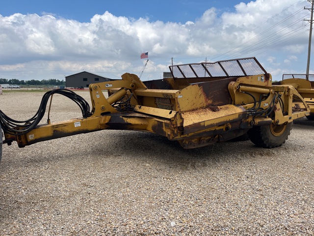 2002 John Deere 1812C 4 Tire Hydraulic Pull Scraper