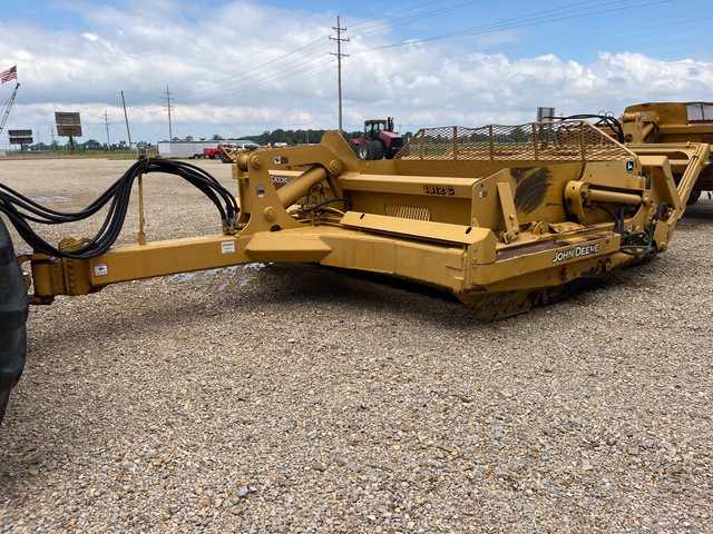2000 John Deere 1812C 4 Tire Hydraulic Pull Scraper