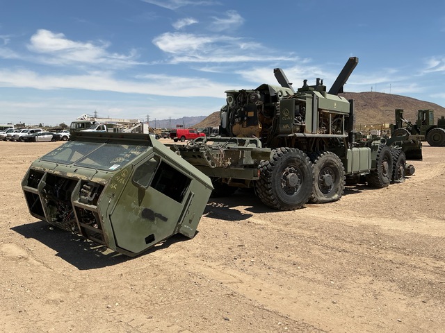 2010 Oshkosh MKR18 LVSR 10x10 Truck w/Rear Mounted Container Handler