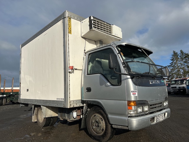 2004 Isuzu NKR300s 4x2 Refrigerated Truck 2004 Isuzu NKR300s 4x2 Refrigerated Truck