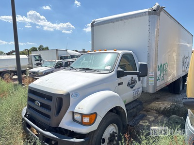 2013 Ford F-750 4x2 Van Truck