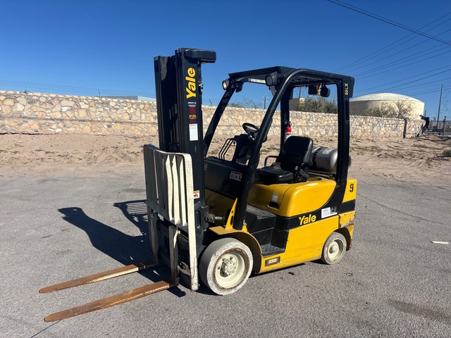 2017 Yale GLC060LXNDAE087 4650 lb Pneumatic Tire Forklift