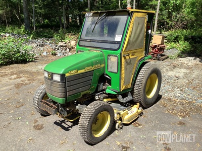 1999 John Deere 4400 Tractor