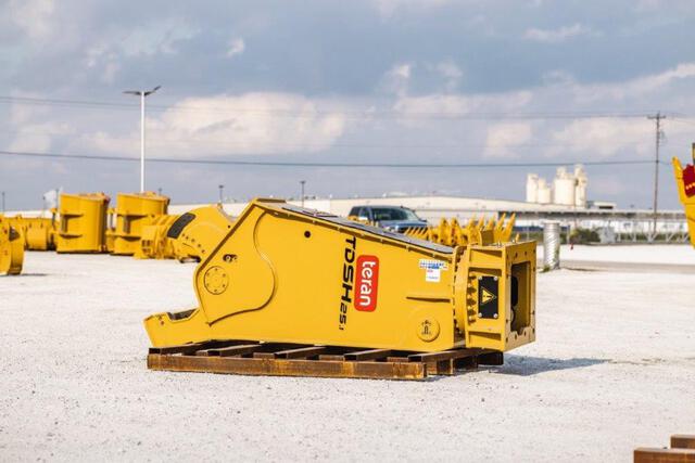 Teran Hydraulic Rotating Shear - Fits 26-34 ton Excavators (Unused)