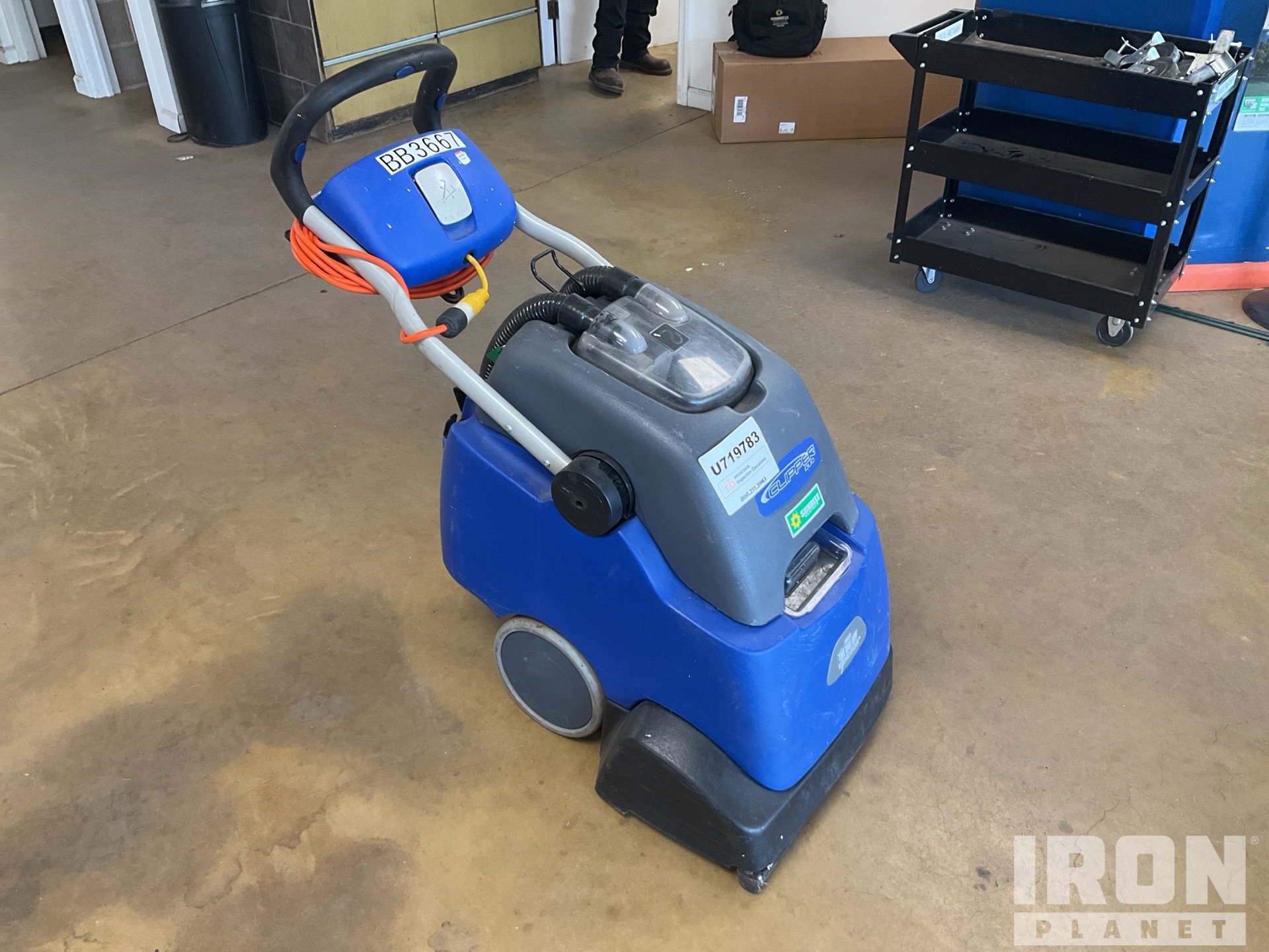 2013 Windsor Clipper Duo 16” 120 Electric Carpet Extractor in BLUE