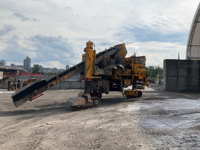 1994 Gomaco GT6300 Curb and Gutter Machine