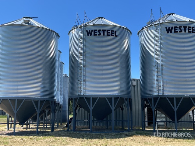 Shell Ring Hopper Westeel 1805 +/- 4900 bu 5 Ring Hopper Grain Bin | Ritchie Bros ...