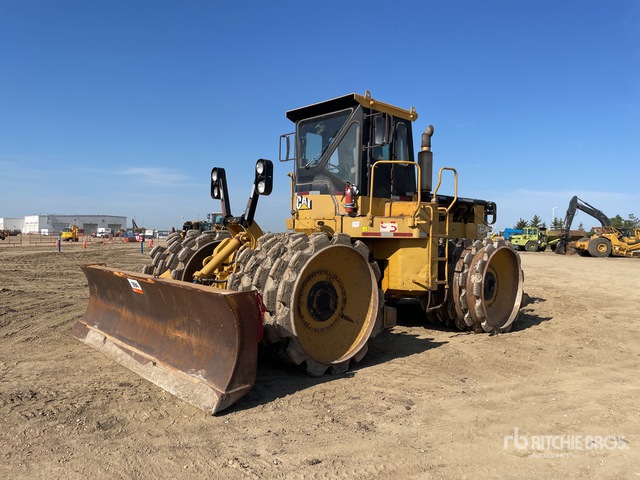 1973 Cat 825B Compactador de suelo | Ritchie Bros. Auctioneers