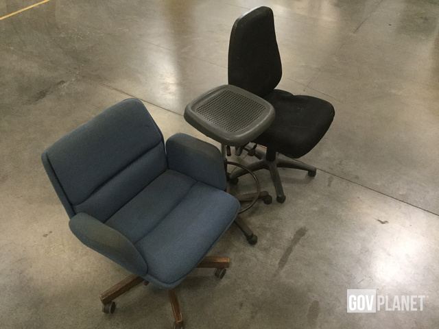 Surplus Lot Of 8 Assorted Office Chairs In North Las Vegas Nevada