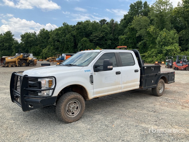 2019 Ford F-350 XL 4x4 Crew Cab Flatbed Truck