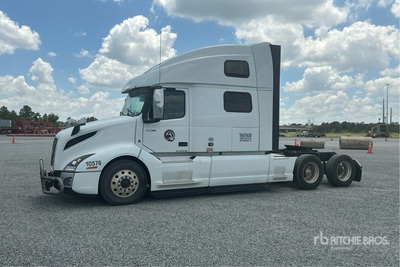 2022 Volvo VNL860 6x4 T/A Sleeper Truck Tractor