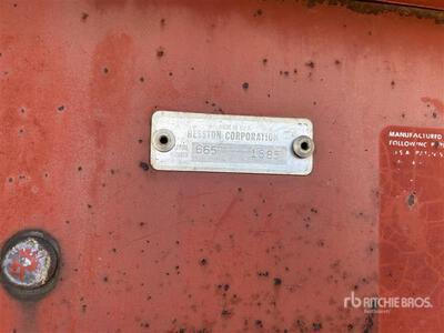 Hesston 6650 Windrower